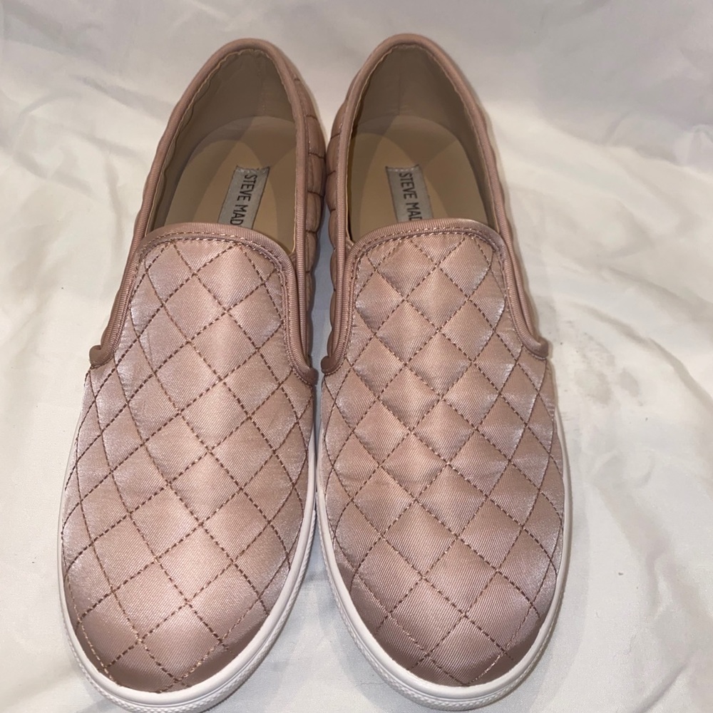 Steve Madden Rose pink slip ons